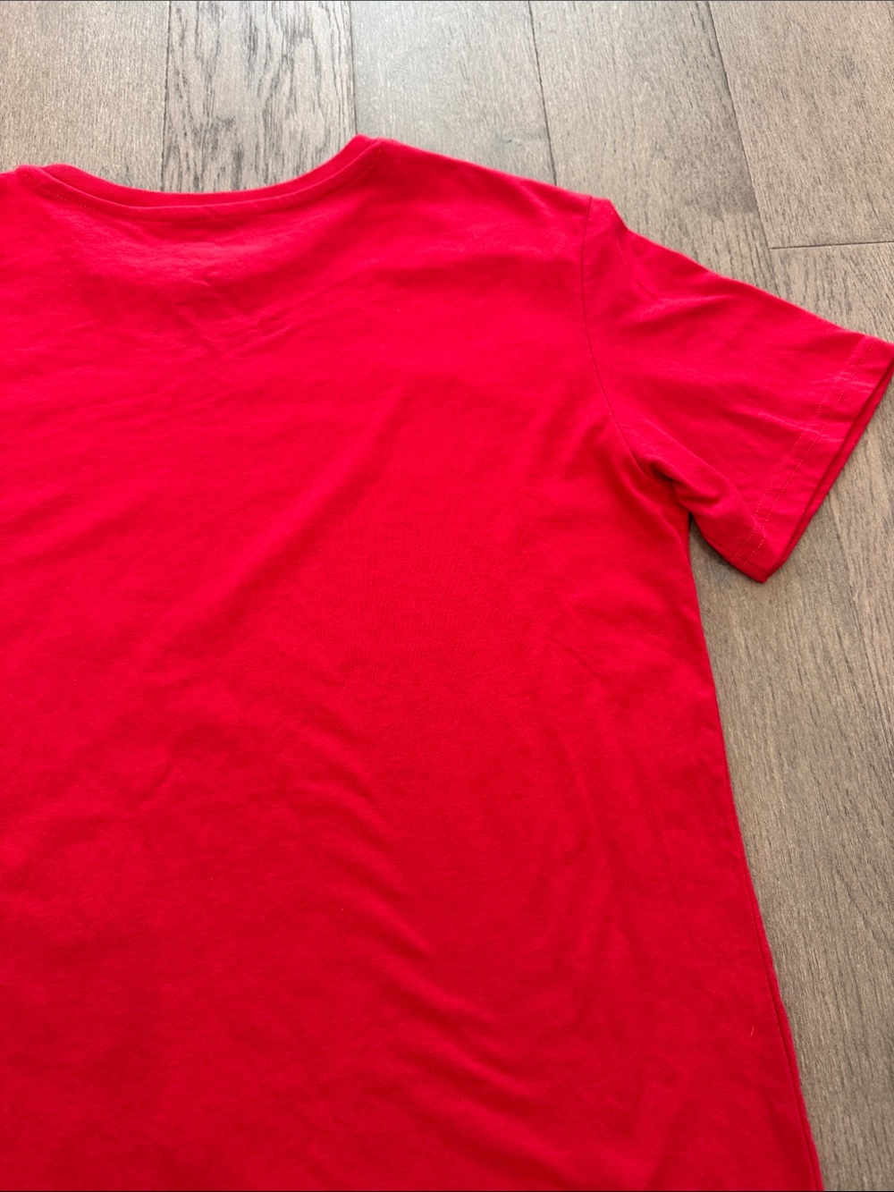 Sriracha Hot Chili Sauce Men’s Red T-Shirt Large Short Sleeve Novelty Funny NWT - Picture 9 of 11